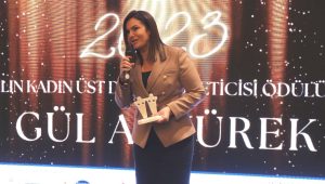 TÜİOSB Başkanı Akyürek Balta’ya ‘yılın kadın üst düzey yöneticisi’ ödülü