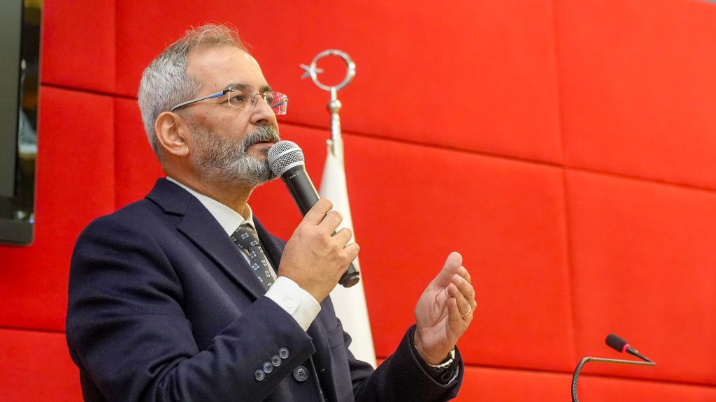 -TARSUS BELEDİYESİ’NDEN “KANSER DEĞİL, SEN GÜÇLÜSÜN” KONULU SAĞLIK SÖYLEŞİSİ DÜZENLENDİ