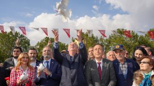 -TÜRK SİYASİ TARİHİNİN KARAOĞLANI BÜLENT ECEVİT’İN ANISI TARSUS’TA YAŞIYOR