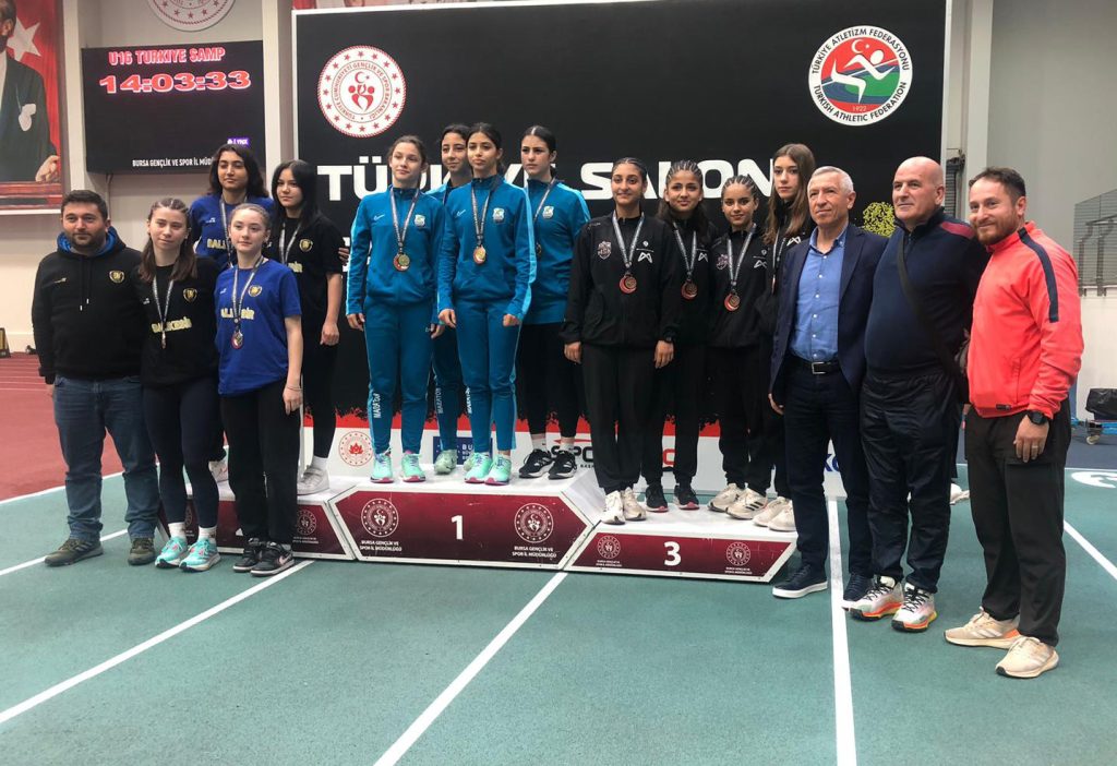 BÜYÜKŞEHİR’İN KIR ÇİÇEKLERİ 7 TÜRKİYE DERECESİ İLE MERSİN’E DÖNDÜ