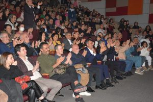 BÜYÜKŞEHİR’İN SANATSAL ETKİNLİKLERİ TÜM İLÇELERE RENK KATIYOR