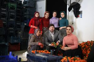 ” SİYASETE DEĞİL HİZMETE ODAKLIYIZ”