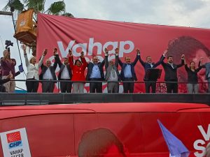 VAHAP SEÇER, SEÇİM KOORDİNASYON MERKEZİNİ MİTİNG HAVASINDA AÇTI