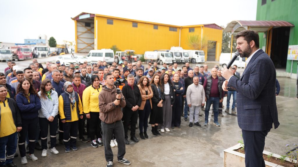 BAŞKAN BOLTAÇ, TEMİZLİK PERSONELİYLE BAYRAMLAŞTI