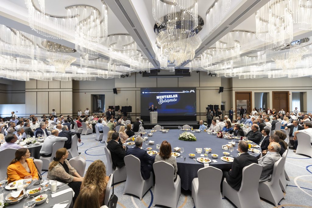 BAŞKAN SEÇER, 4 MERKEZ İLÇENİN MUHTARLARIYLA BİR ARAYA GELDİ