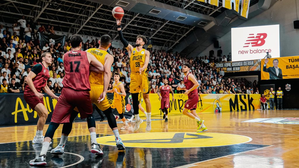 MSK, RAKİBİ GAZİANTEP BASKETBOL TAKIMI’NI YENDİ
