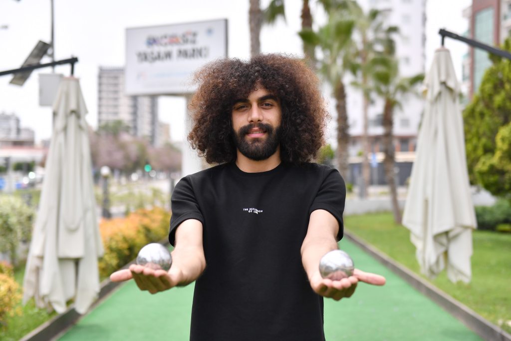 MERSİN BÜYÜKŞEHİR ENGELLERİ SEVGİYLE AŞIYOR