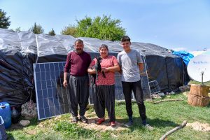 MERSİN BÜYÜKŞEHİR İLE YÖRÜKLERİN KARA ÇADIRI AYDINLANMAYA DEVAM EDİYOR