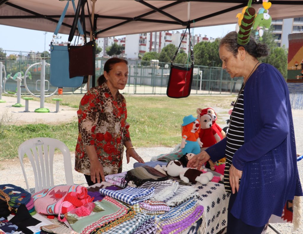 BAŞKAN YILDIZ, ÜRETEN KADINLARIN EMEĞİNE SAHİP ÇIKIYOR