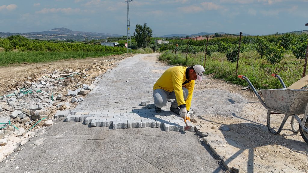 -KÖY HALKININ YOL ÇİLESİ SONA ERİYOR