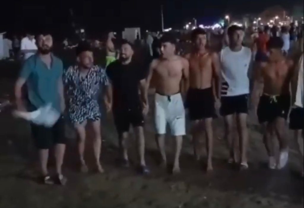 Sahilde terör halayı tepki çekti