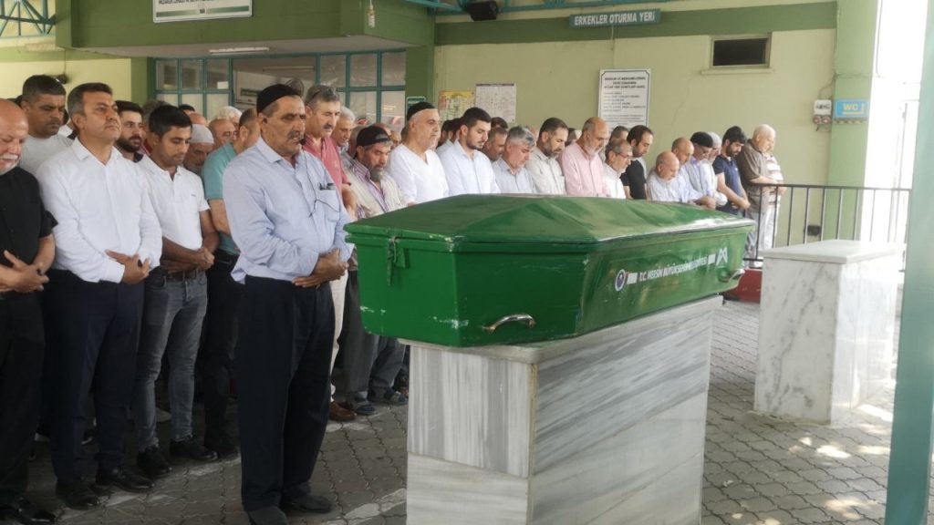 Bingöl’de madde bağımlısı şahsın bıçaklı saldırısında ölen yaşlı adam toprağa verildi