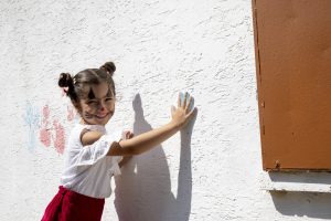 ÇOCUK KALBİNİN GÜZELLİĞİ BÜYÜKŞEHİR’LE DUVARLARA YANSIYOR