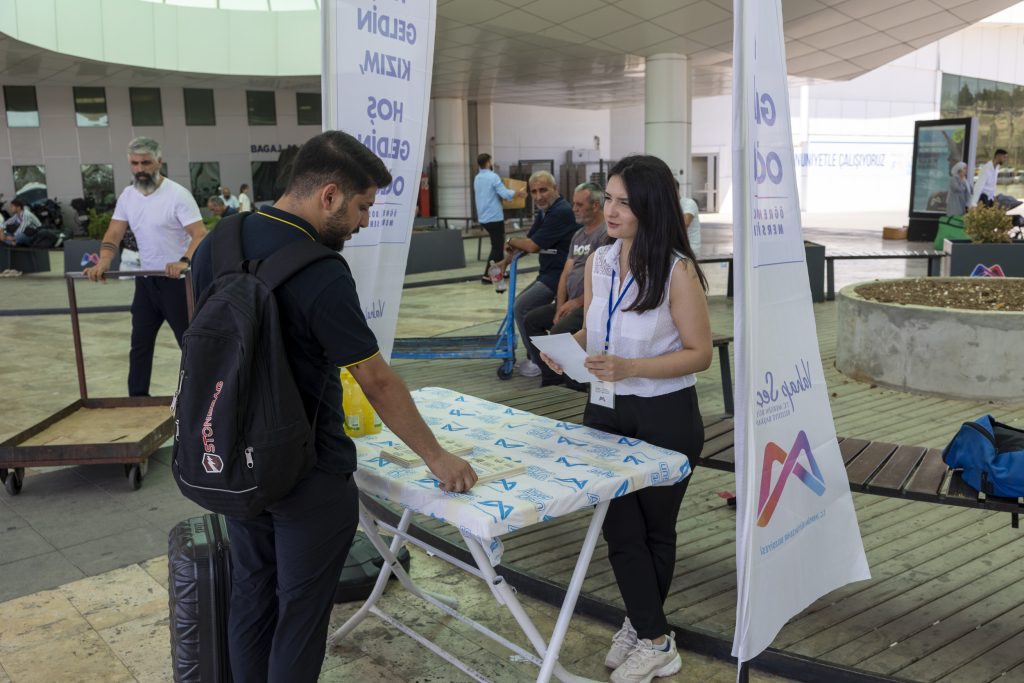 BÜYÜKŞEHİR, KENTE YENİ GELEN ÖĞRENCİLERE KUCAK AÇIYOR