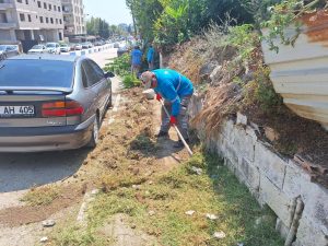 Yumurtalık Belediye Başkanı Erdinç Altıok, ilçe halkının huzuru, güvenliği ve sağlığı için ince eleyip sık dokuyor