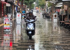 Doğu Akdeniz’de ‘kuvvetli yağış ve fırtına’ uyarısı