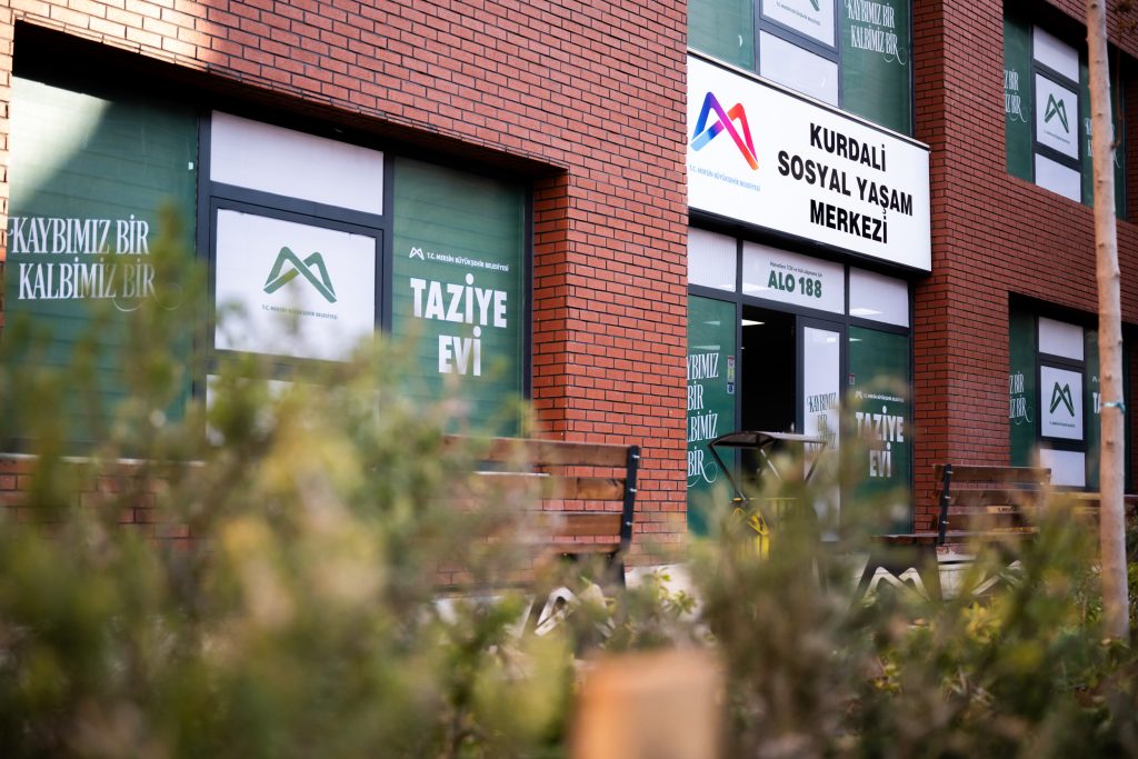 BÜYÜKŞEHİR KURDALİ SOSYAL YAŞAM MERKEZİ HİZMET VERMEYE BAŞLADI