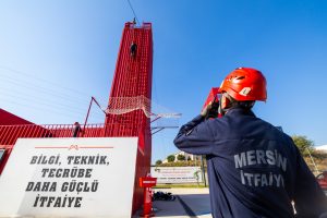 MERSİN BÜYÜKŞEHİR İTFAİYESİ 2025 YILININ İLK TATBİKATINI GERÇEKLEŞTİRDİ