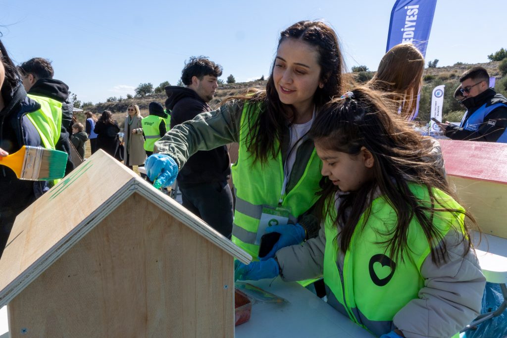 Yenişehir Belediyesi ve Ahbap Derneği hayvanlar için iş birliği yaptı