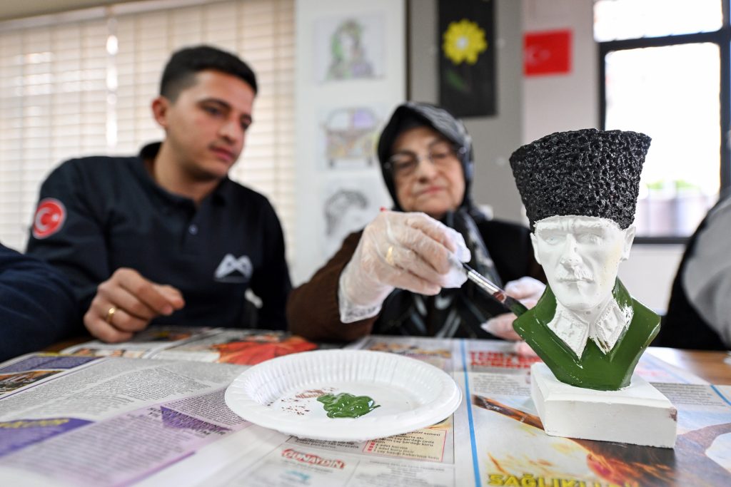 ‘GÜLÜMSE ALZHEİMER YAŞAM MERKEZİ’NDEN HASTA VE HASTA YAKINLARI ÇOK MEMNUN