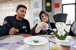 ‘GÜLÜMSE ALZHEİMER YAŞAM MERKEZİ’NDEN HASTA VE HASTA YAKINLARI ÇOK MEMNUN