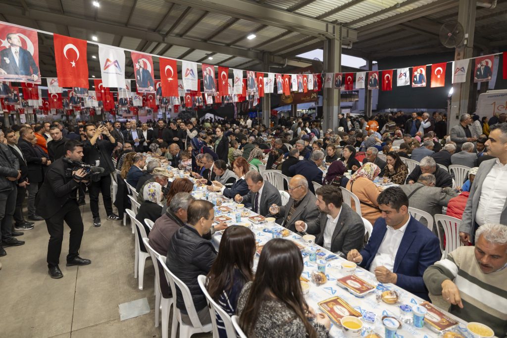 “MERSİN, MUTLU İNSANLARIN KENTİ HALİNE GELDİ”