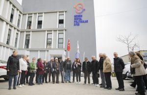 BÜYÜKŞEHİR’İN EMEKLİ EVİ ÜYELERİ BELEDİYE HİZMETLERİNİ YERİNDE İNCELEDİ