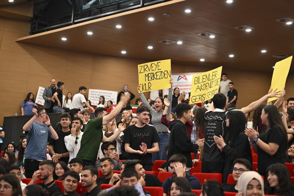 BÜYÜKŞEHİR KURS MERKEZİ ÖĞRENCİLERİ BİLGİ YARIŞMASI HEYECANI YAŞADI