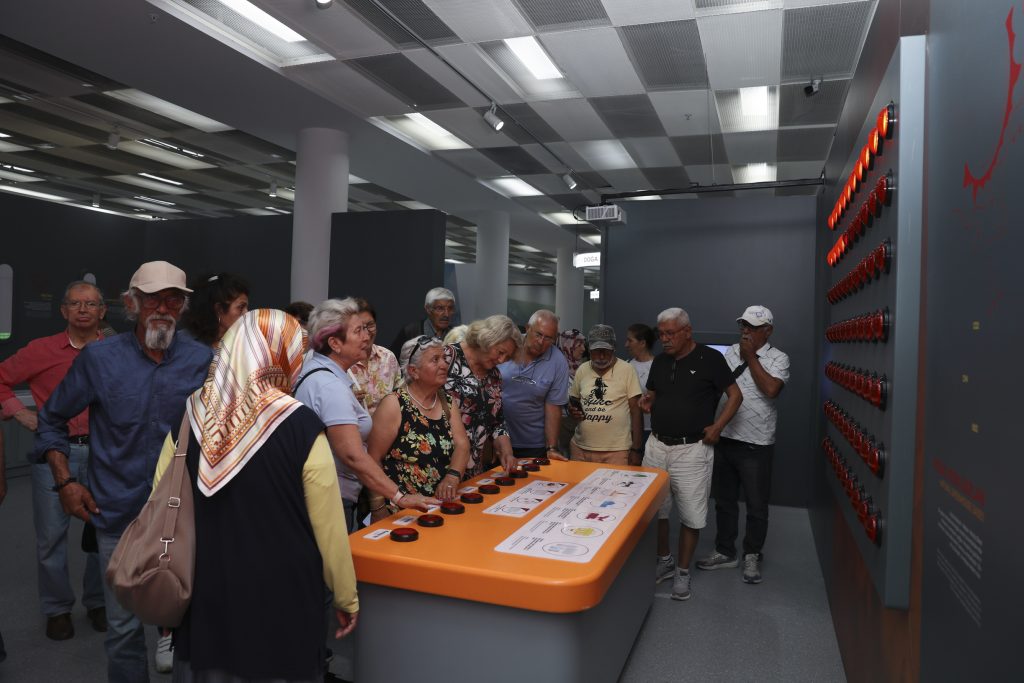 Emeklilerin Yüzü Gülüyor, Mersin’de Bilim Her Yaşa Dokunuyor