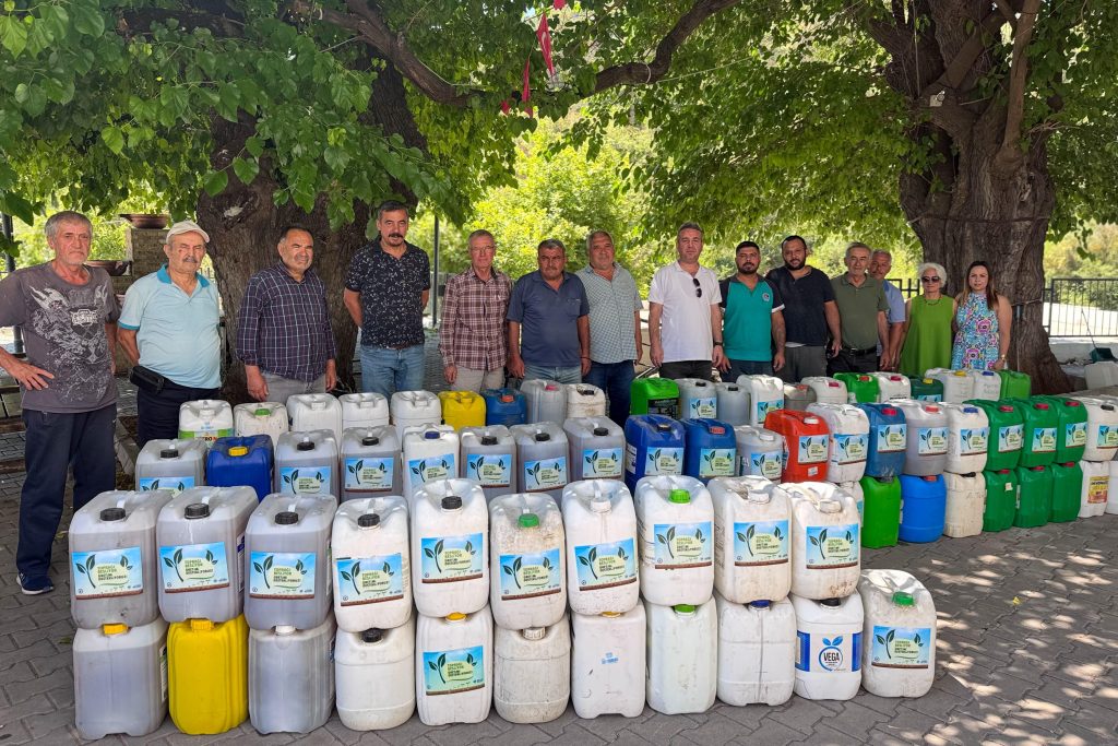 Yenişehir Belediyesi, Çiftçilere Organik Gübre ve Eğitimle Sürdürülebilir Tarım Desteği Sağlıyor
