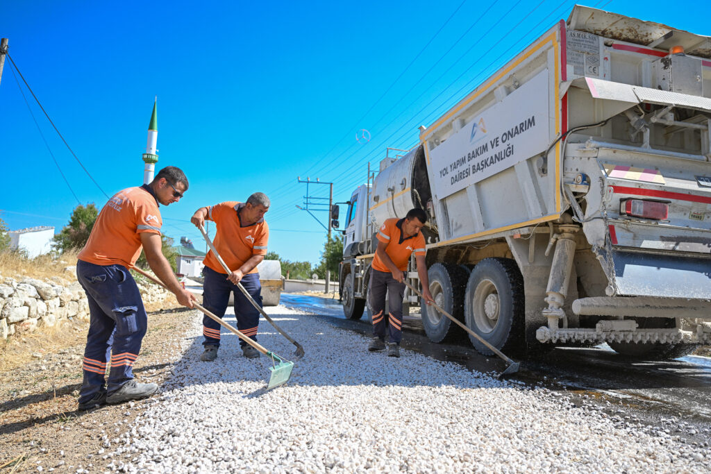 BÜYÜKŞEHİR’LE İLÇELERDE ULAŞIM AĞI DAHA DA GÜÇLENİYOR