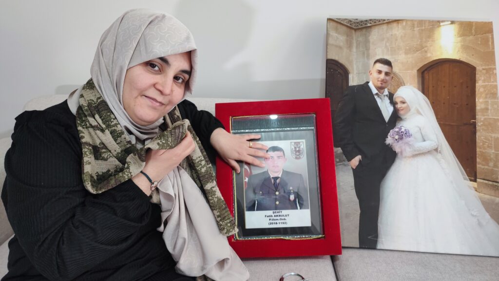 Şehit eşinden duygulandıran talep: “Eşimin adı yaşasın yeter”