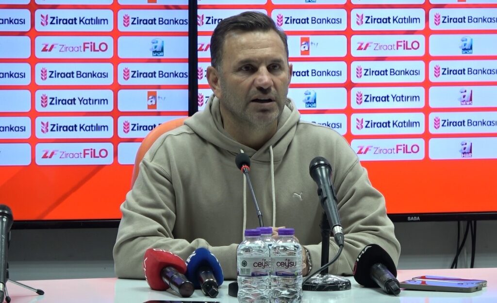 Okan Buruk: “Galatasaray taraftarına layık olmak için elimizden gelenin en fazlasını yapmaya çalışıyoruz”