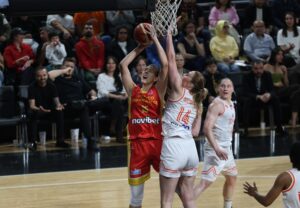 ÇİMSA ÇBK Mersin: 75 – Athinaikos Qualco: 77