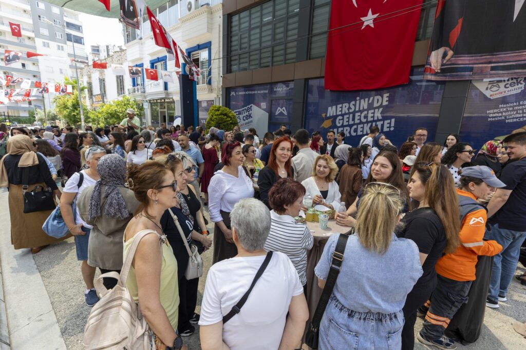 Mersin’de gençleri geleceğin mesleklerine hazırlayacak merkez açıldı