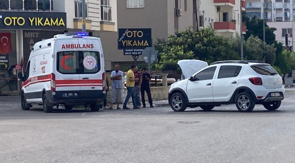 Mersin’de araçların karıştığı kazada 2 yaralı