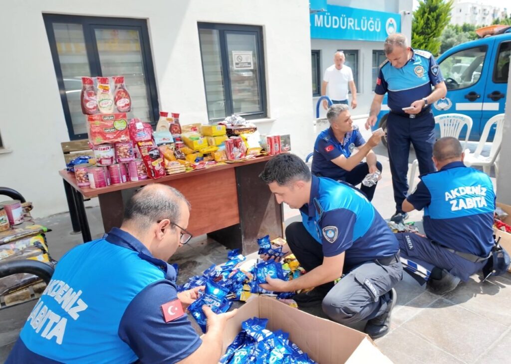 Mersin’de tarihi geçmiş gıda ürünleri ele geçirildi